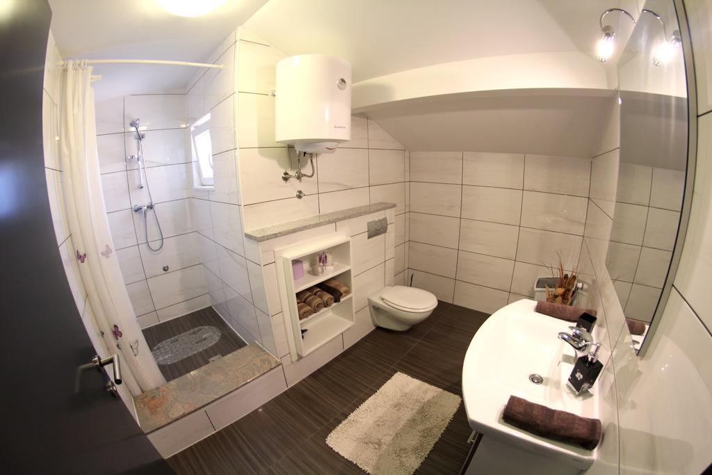 Apartments Ella شيبينيك الغرفة الصورة