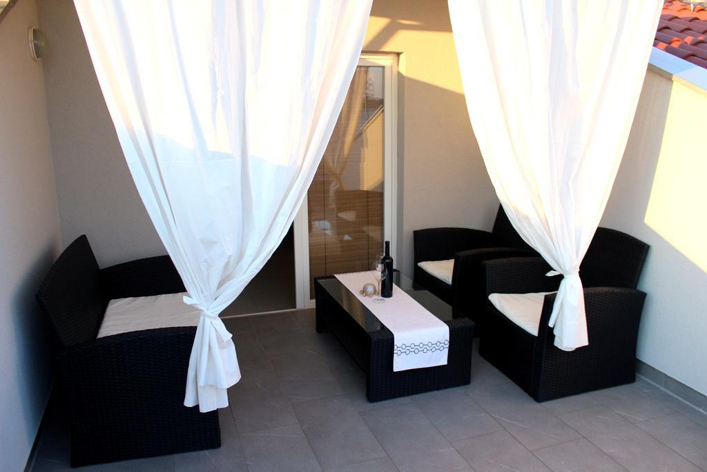 Apartments Ella شيبينيك الغرفة الصورة