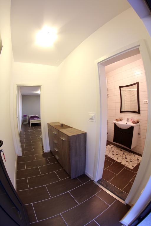 Apartments Ella شيبينيك الغرفة الصورة